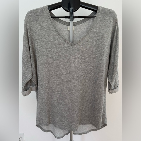 Tresics Tops - Tresics | Gray 3/4 Sleeve High-Low T-Shirt | Size Large